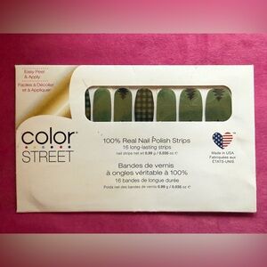 Color Street Evergreen Queen Nail Strips